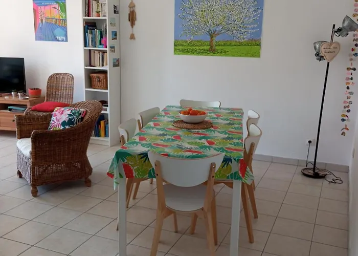 1,5 Km Plages Bel Appartement Calme Piscine Garage